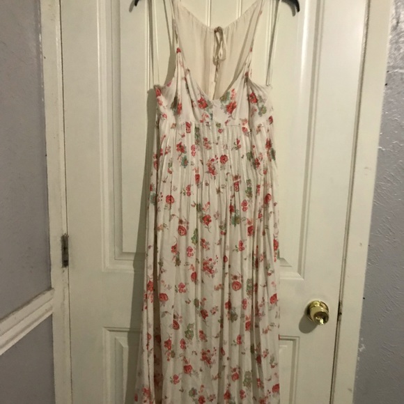 Dress - Picture 7 of 8